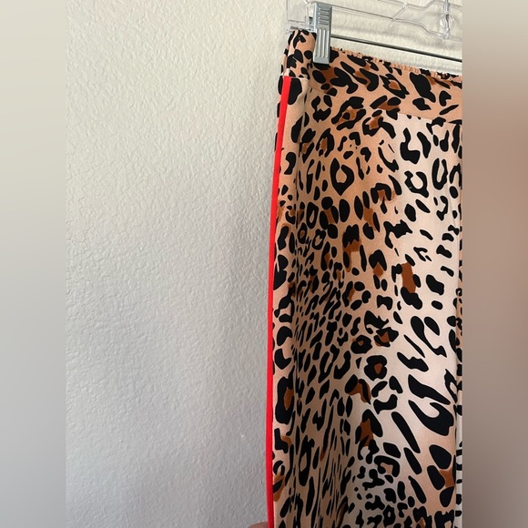 Beige by Eci Chetah Print Cropped Wide Leg Pants Women’s Size M - Picture 3 of 10